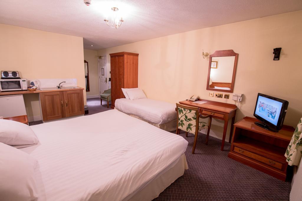 Harefield Manor Hotel Romford Exteriör bild