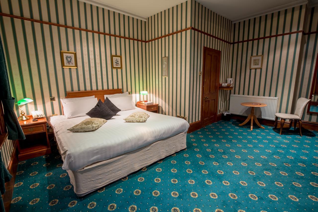 Harefield Manor Hotel Romford Rum bild