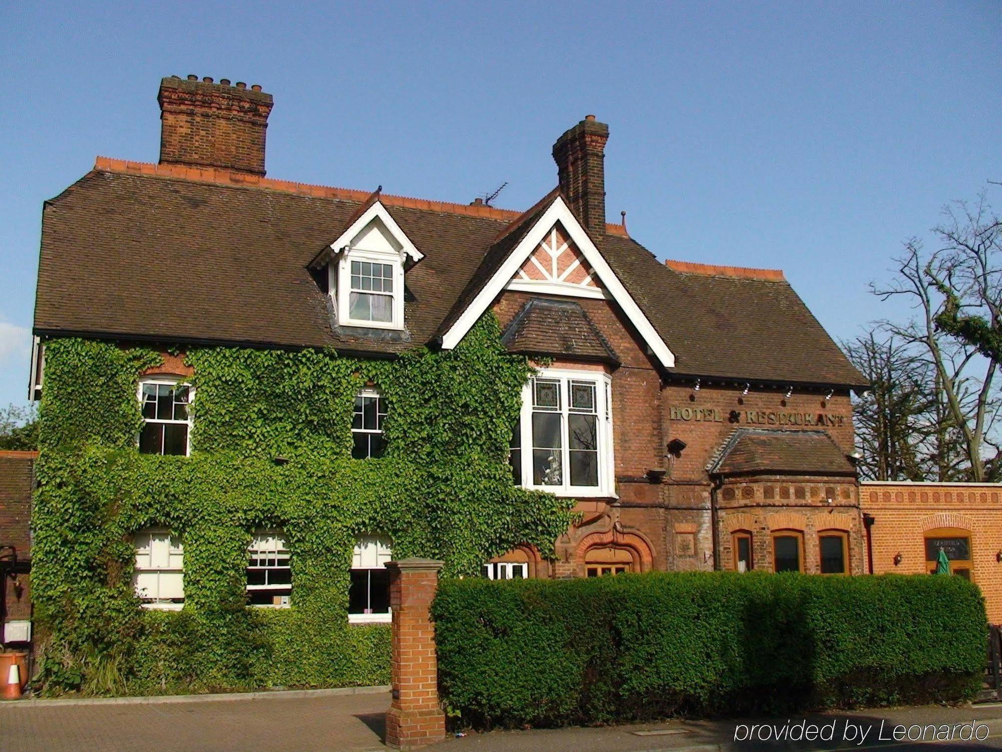 Harefield Manor Hotel Romford Exteriör bild
